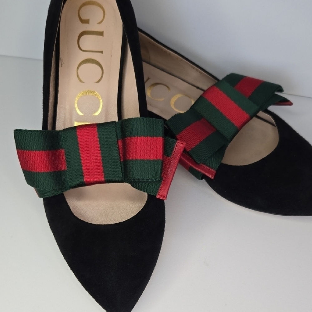 Gucci Women's Black Suede Flats with Red and Green Bow - Picture 3 of 8